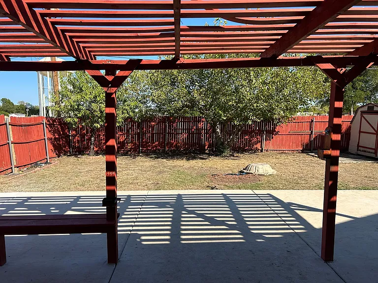 1112 Park Center Ct — Photo 15