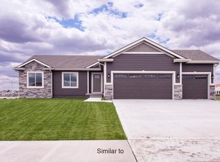 1420 S 92nd St, West Des Moines, IA 50266