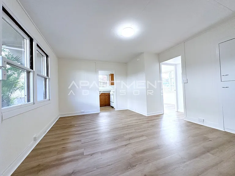 735 & 737 McCully St — Photo 7