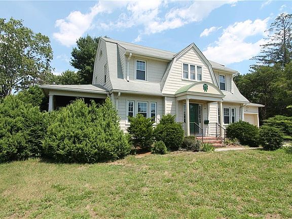 2nd image of 470 Silver Ln