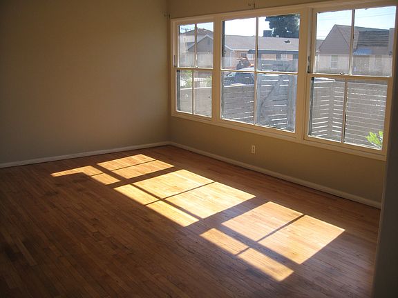 3rd image of 3947 W 118th Pl