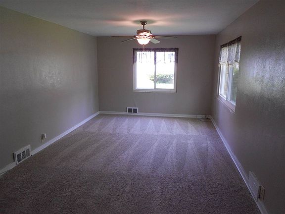 4th image of 112 Hilltop Dr