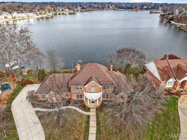 62 Moorings Dr, Lake Saint Louis, MO 63367