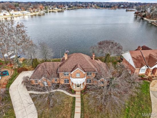 62 Moorings Dr, Lake Saint Louis, MO 63367