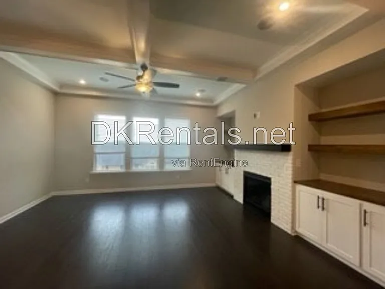 944 Hewitt Dr SE — Photo 5