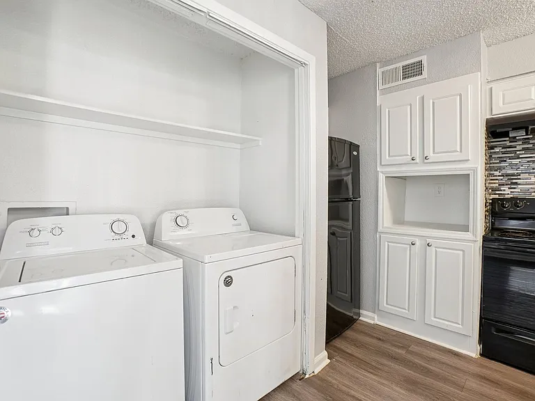 Don't Miss Out Biltmore Homes Leasing Fast — Photo 44