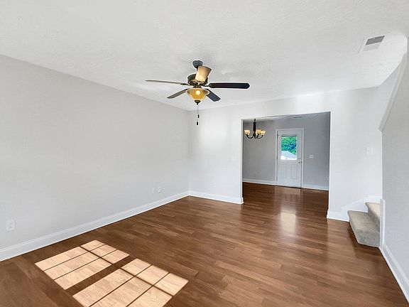 2nd image of 104 Lauren Dr