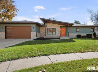 3209 E 18th Pl, Davenport, IA 52803