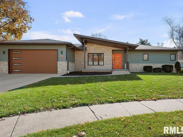 3209 E 18th Pl, Davenport, IA 52803