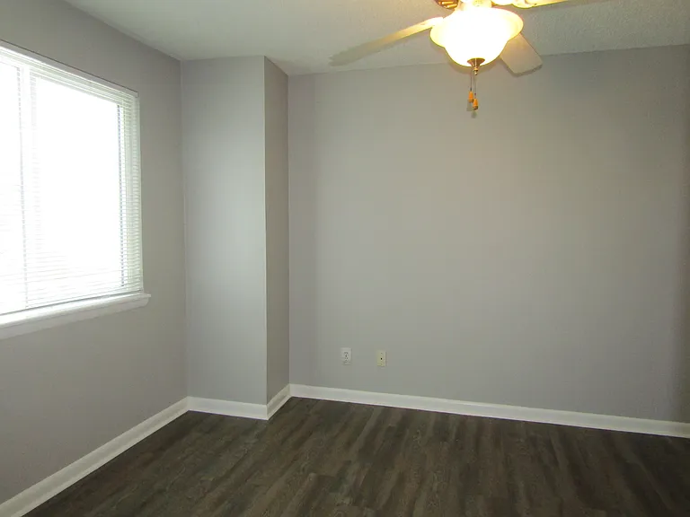 607 S Albany Ave #12 — Photo 12