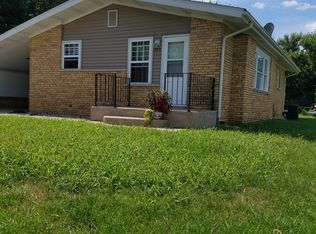 911 N Taylor St, Athens, IL 62613