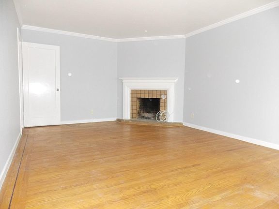 4th image of 612 Schwerin St