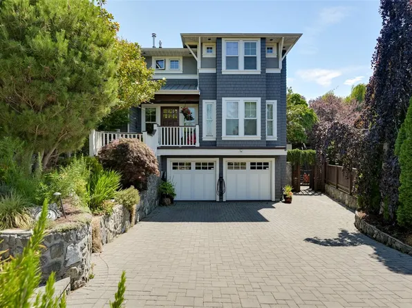 12 Briar Pl, Victoria, BC V8S 3J5