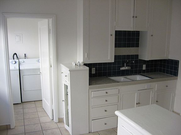 4th image of 346 N Stanley Ave #D