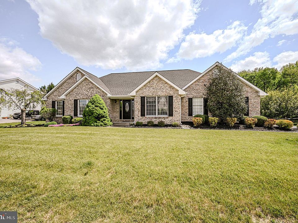 1st image of 107 Megan Dr