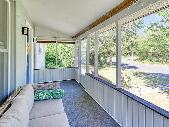 5th image of 628A W Dr W