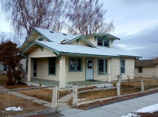 730 3rd St, Haines, OR 97833