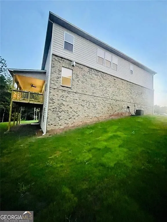 5 bed, 3067 sqft, $4,300 — Photo 3