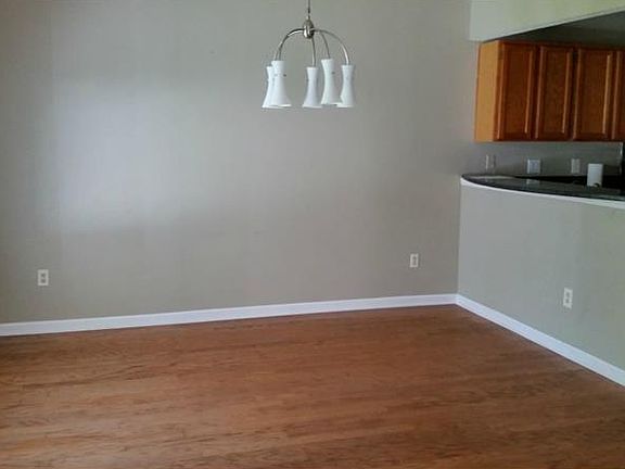 5th image of 383 Cidermill Pl
