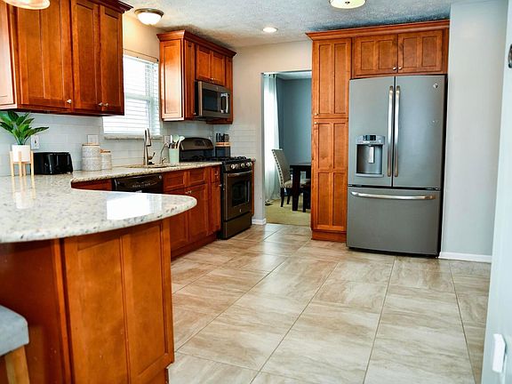 4th image of 3417 Vintage Woods Dr