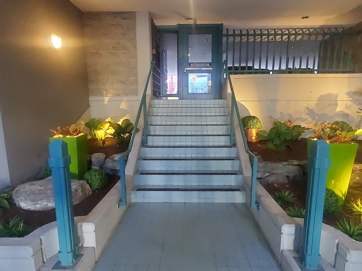 Lee Plaza — Photo 2