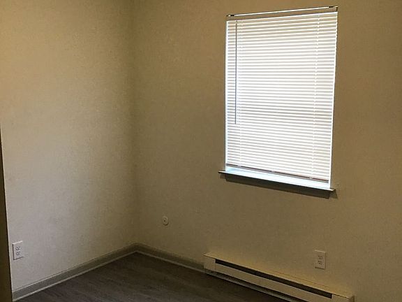 4th image of 320 Ashlawn Dr #9613282