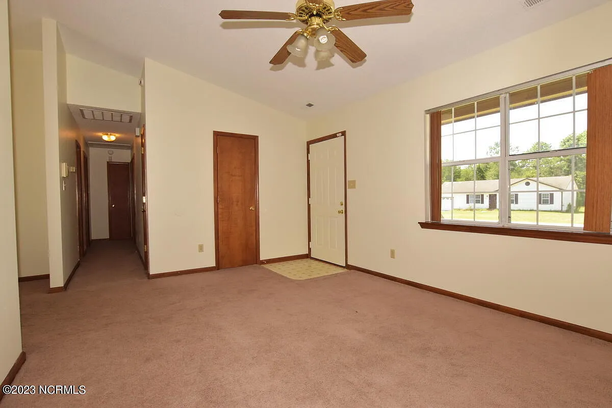 3 bed, 2.0 bath, $1,500 — Photo 3