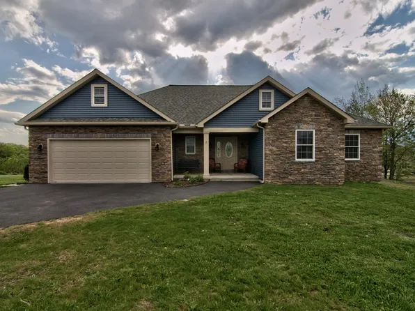 420 Gardenia Dr #L-32, Avoca, PA 18641