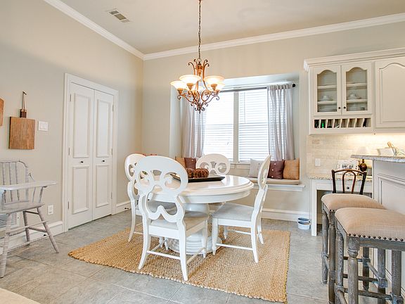 5th image of 5821 Bassinghall Ln