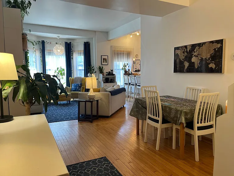 624 E Ogden Ave — Photo 17