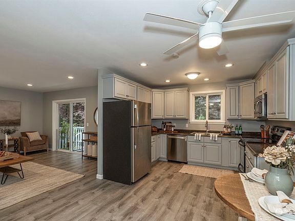 5th image of 607 29th Street SE #A-3