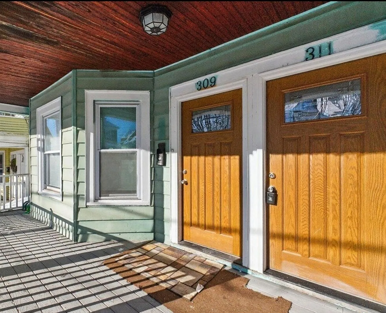 Charming 3BR Duplex in Schenectady — Photo 2