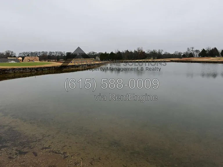 1028 Fenner Ln — Photo 11