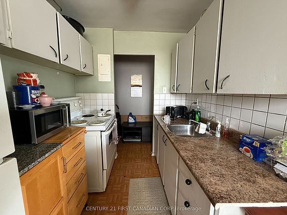 4th image of 1830 Dumont St #304