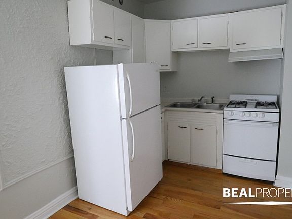 3rd image of 1347 N Dearborn St #1347307