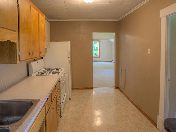 4th image of 225 10th Ave S #4