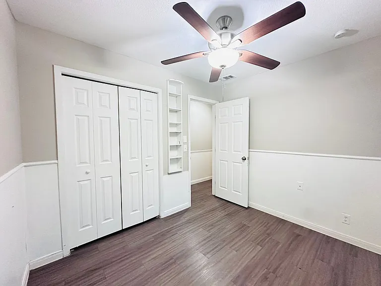 10806 Lazy Oaks Dr — Photo 19