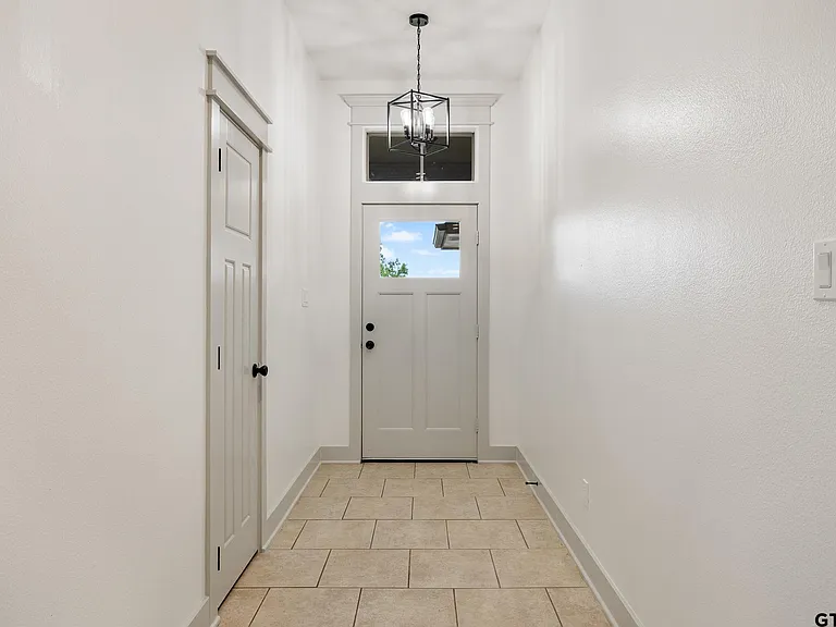 7343 Rockpoint Ln — Photo 5