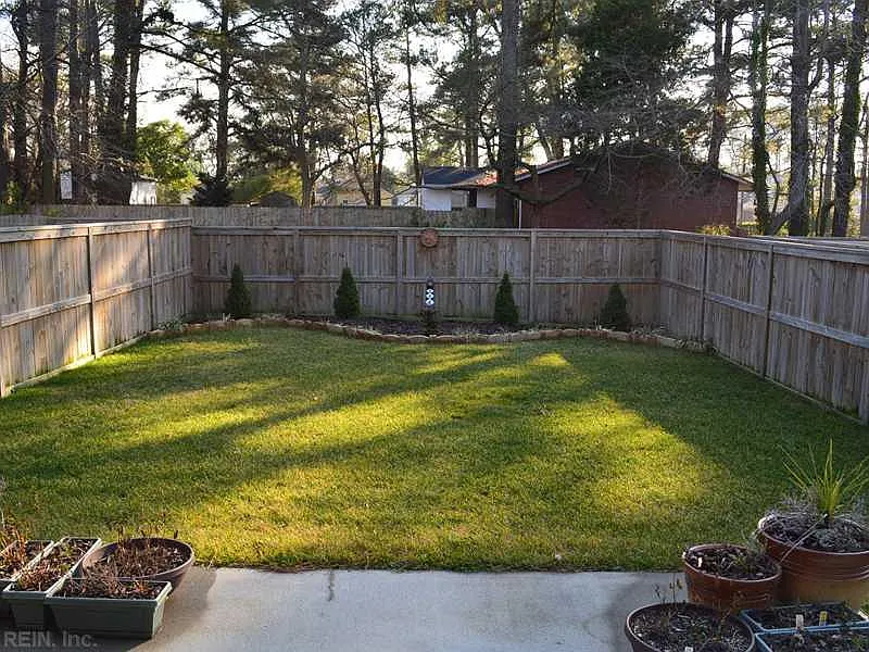 3 bed, 2.5 bath, 1650 sqft, $2,750 — Photo 2