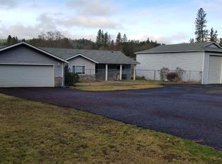 1101 Old Ferry Rd, Shady Cove, OR 97539