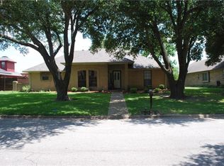 414 Laurel Trl N, Terrell, TX 75160