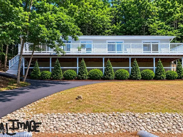 1212 Sweetwater Dr, Lake Ozark, MO 65049