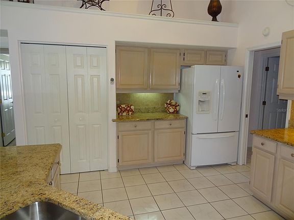 4th image of 8738 Poe Dr