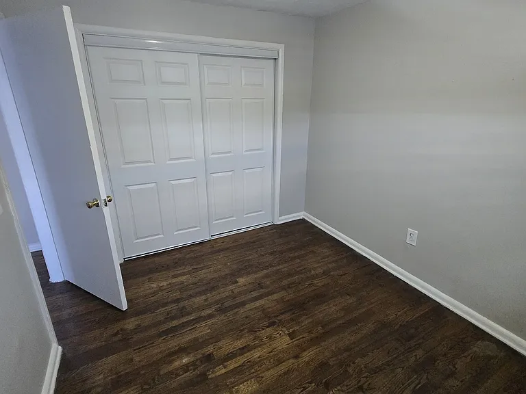 4720 Ridge Ave #6 — Photo 6