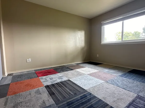 840 Loyola Dr, Florissant, MO 63031