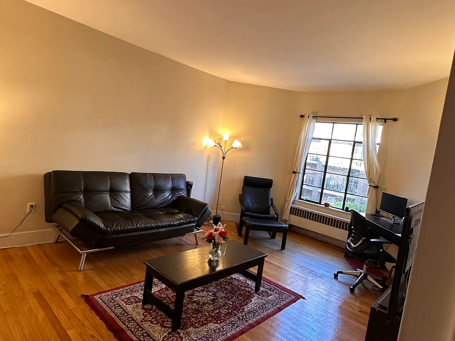 1 bed, 708 sqft, $3,200 — Photo 2