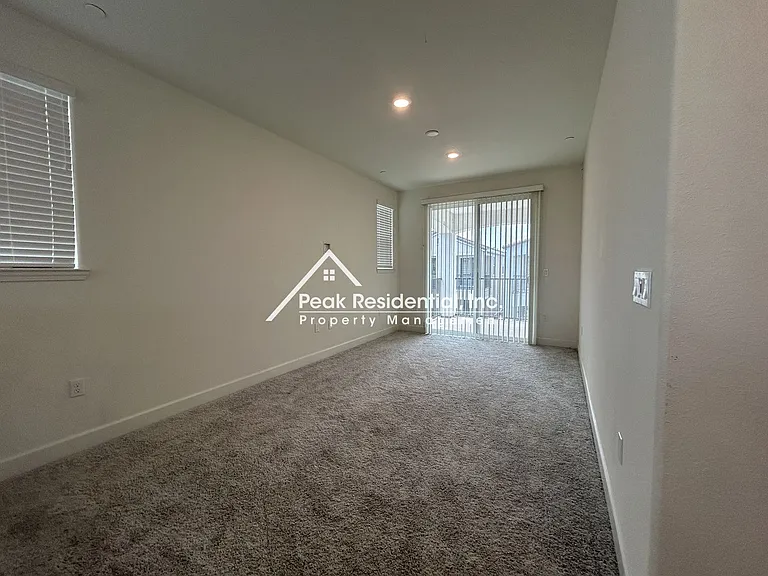5725 Harveston Way — Photo 23
