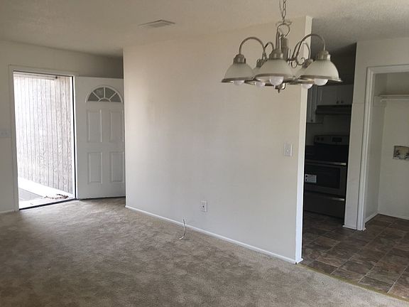 4th image of 110 Oakdale Dr