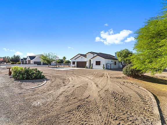 4th image of 3720 E Vista Grande --