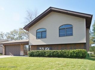 314 Plymouth Ln, Bloomingdale, IL